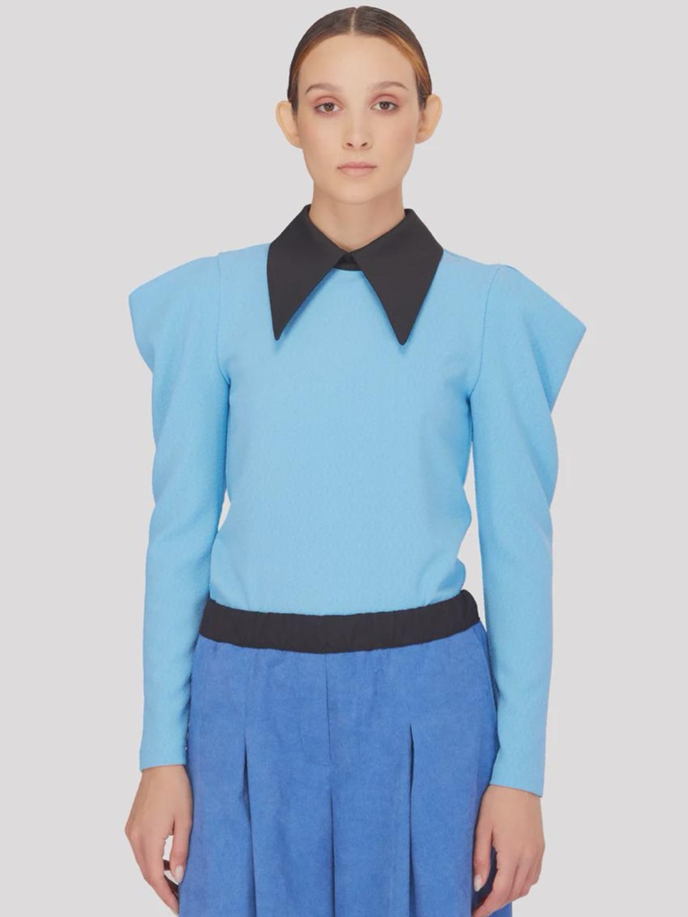 Julia Allert Long Sleeve Blouse With Contrast Collar Light in Blue